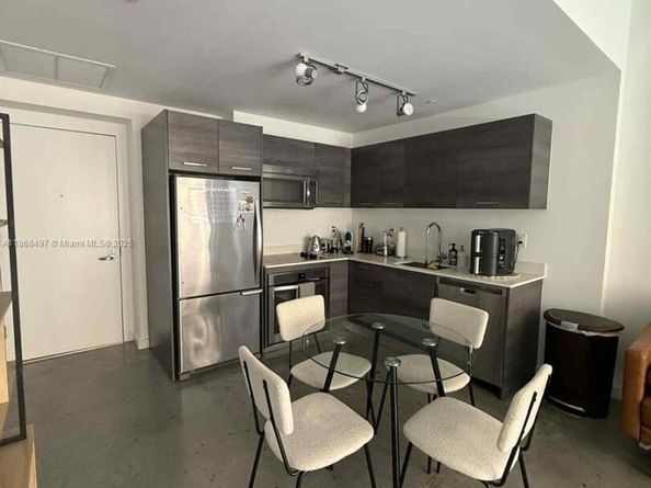 151 SE 1st St 503, Miami FL 33131