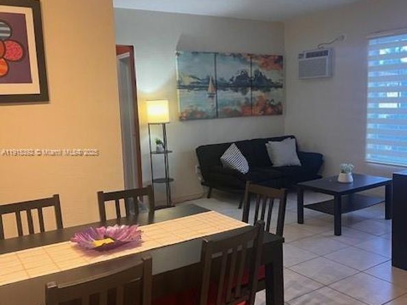 651 SW 11th St 15W, Miami FL 33129