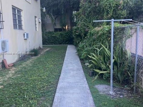 651 SW 11th St 15W, Miami FL 33129