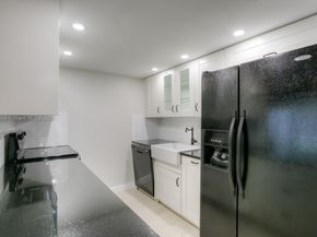 14329 Memorial Hwy 7K, Miami FL 33161