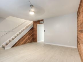 14329 Memorial Hwy 7K, Miami FL 33161