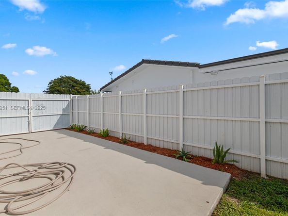 9864 SW 26th Ter, Miami FL 33165