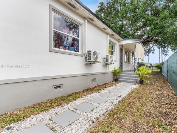 4851 NW 15th Ave, Miami FL 33142