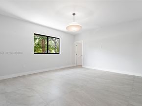 550 S Shore Dr, Miami Beach FL 33141