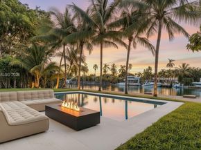 550 S Shore Dr, Miami Beach FL 33141