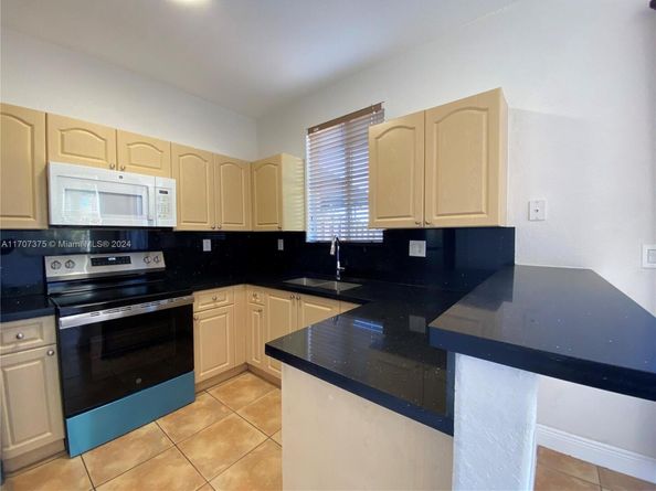 7317 NW 174th Ter 100, Hialeah FL 33015