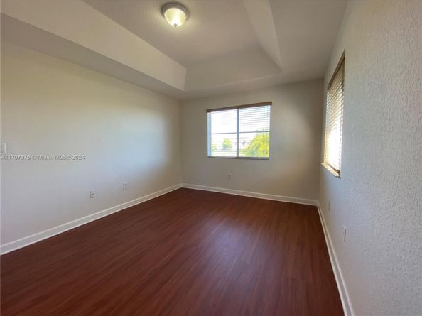 7317 NW 174th Ter 100, Hialeah FL 33015