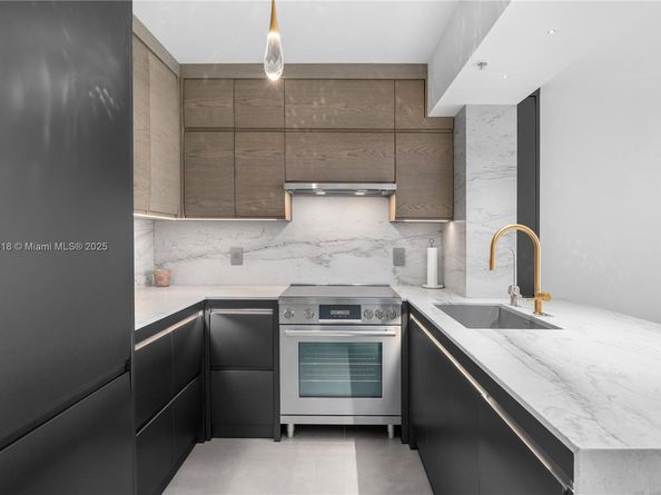 1800 Sunset Harbour Dr 2105, Miami Beach FL 33139