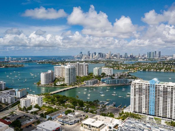 1800 Sunset Harbour Dr 2105, Miami Beach FL 33139