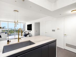 1800 Sunset Harbour Dr 2105, Miami Beach FL 33139