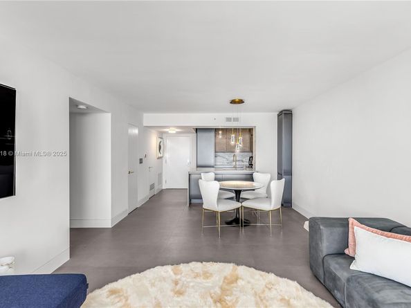 1800 Sunset Harbour Dr 2105, Miami Beach FL 33139