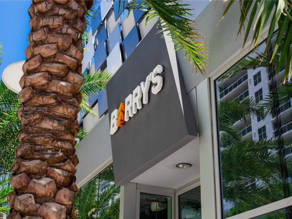 1800 Sunset Harbour Dr 2105, Miami Beach FL 33139