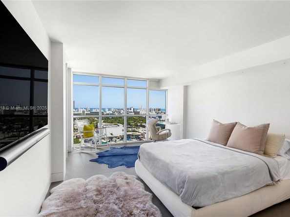 1800 Sunset Harbour Dr 2105, Miami Beach FL 33139