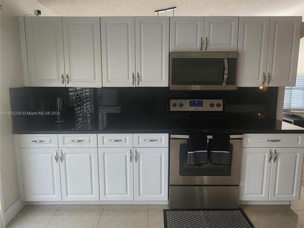 2017 NW 182nd Ave, Pembroke Pines FL 33029