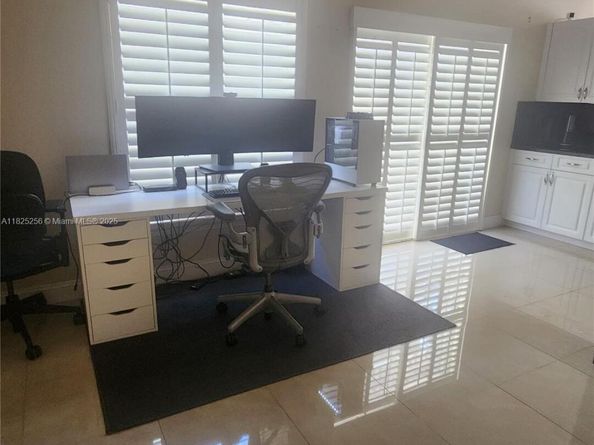 2017 NW 182nd Ave, Pembroke Pines FL 33029
