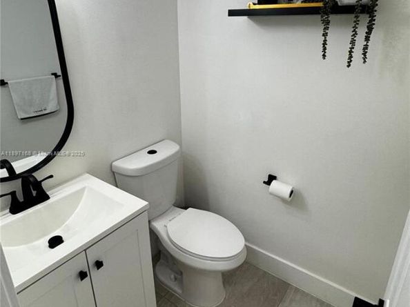 11976 NW 12th St, Pembroke Pines FL 33026