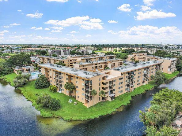 8895 Fontainebleau Blvd 107, Miami FL 33172