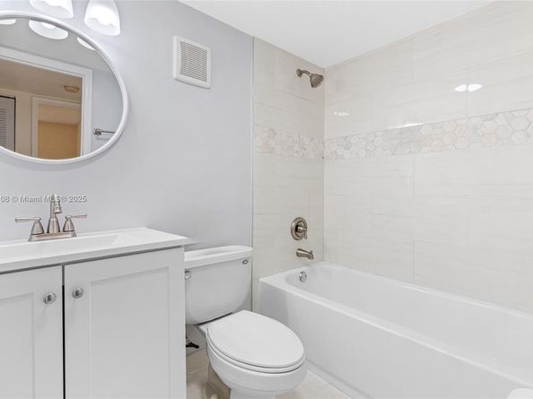 8895 Fontainebleau Blvd 107, Miami FL 33172