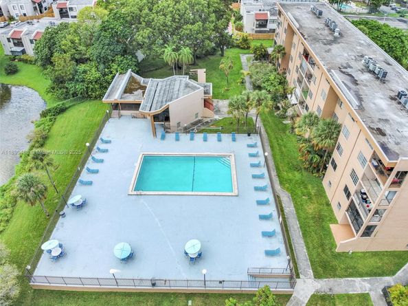 8895 Fontainebleau Blvd 107, Miami FL 33172