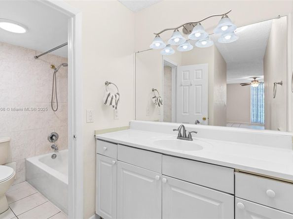8895 Fontainebleau Blvd 107, Miami FL 33172