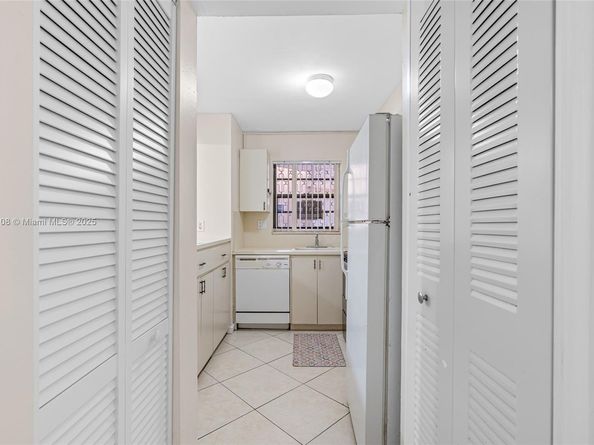 8895 Fontainebleau Blvd 107, Miami FL 33172