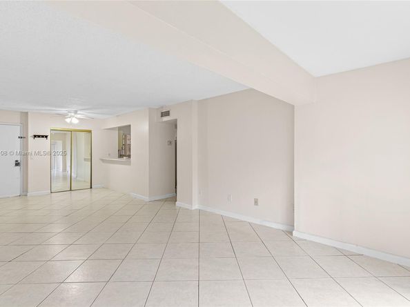 8895 Fontainebleau Blvd 107, Miami FL 33172