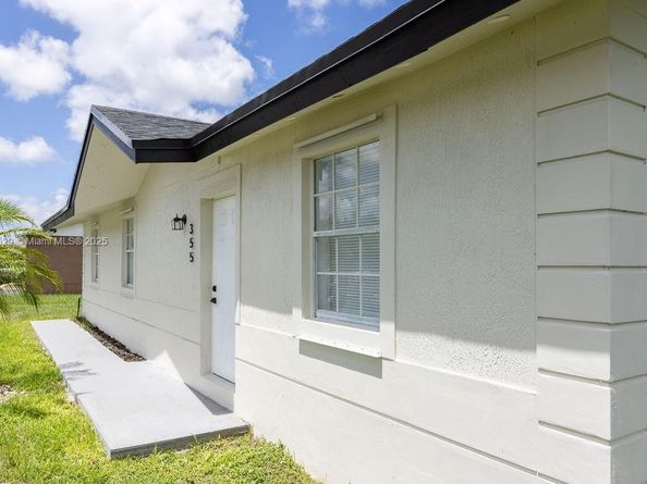 355 SW 17th Ave, Homestead FL 33030