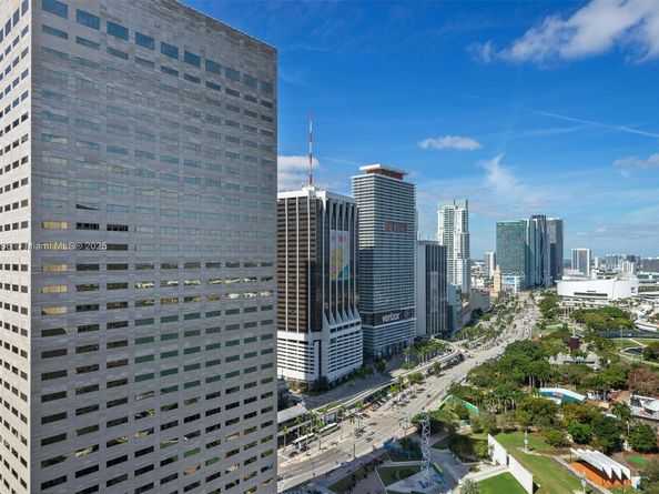 335 S Biscayne Blvd 2402, Miami FL 33131