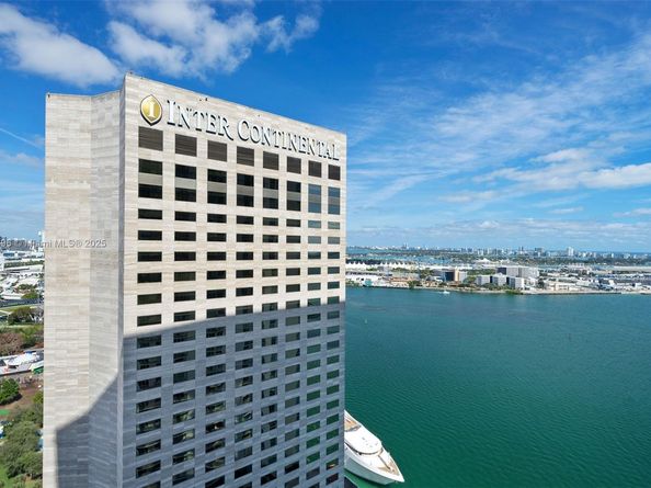 335 S Biscayne Blvd 2402, Miami FL 33131