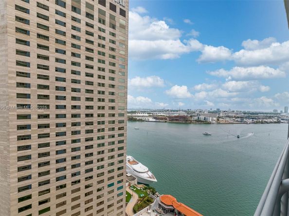 335 S Biscayne Blvd 2402, Miami FL 33131