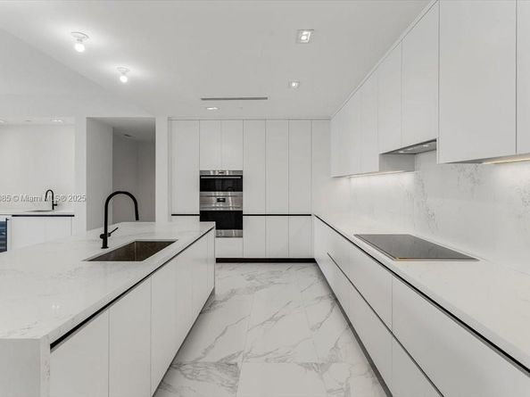 160 Isle Of Venice Dr. PH2, Fort Lauderdale FL 33301