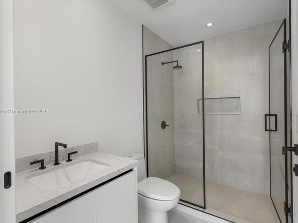 160 Isle Of Venice Dr. PH2, Fort Lauderdale FL 33301