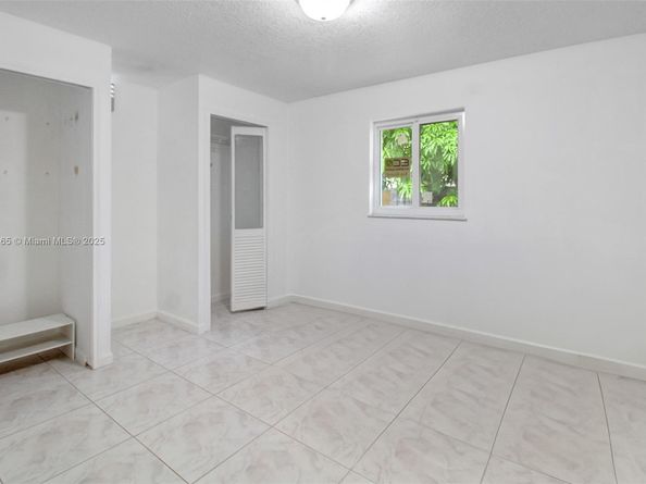 9930 SW 48th St, Miami FL 33165