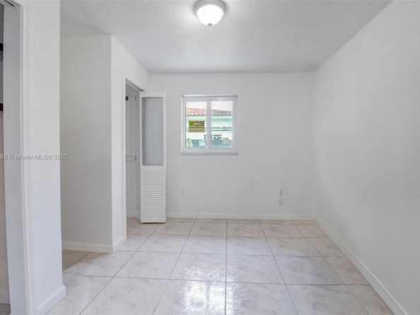9930 SW 48th St, Miami FL 33165