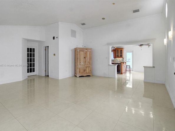 9930 SW 48th St, Miami FL 33165