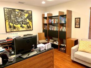 1040 Sandalwood Ln, Weston FL 33326