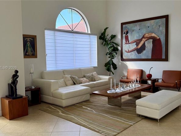 1040 Sandalwood Ln, Weston FL 33326