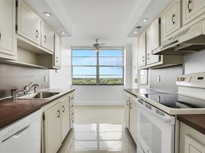 1100 Saint Charles Pl PH5, Pembroke Pines FL 33026