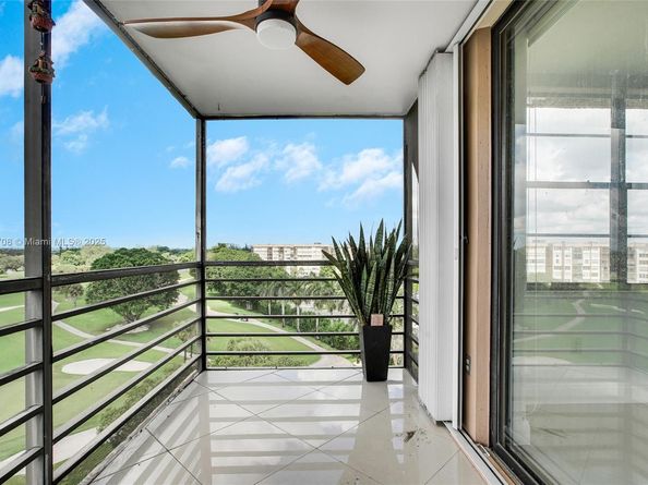 1100 Saint Charles Pl PH5, Pembroke Pines FL 33026