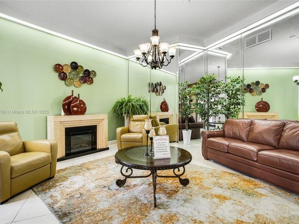 1100 Saint Charles Pl PH5, Pembroke Pines FL 33026