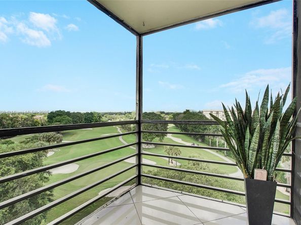 1100 Saint Charles Pl PH5, Pembroke Pines FL 33026