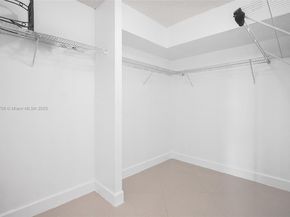 1100 Saint Charles Pl PH5, Pembroke Pines FL 33026