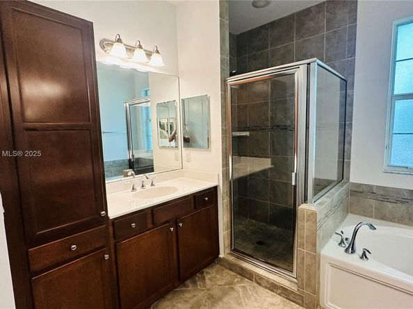 5217 SW 78th Ter, Davie FL 33328