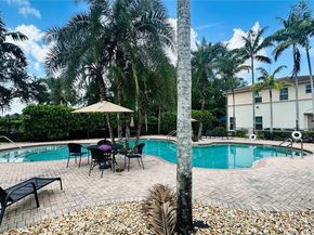 5217 SW 78th Ter, Davie FL 33328