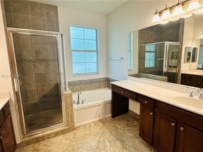 5217 SW 78th Ter, Davie FL 33328