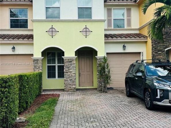 5217 SW 78th Ter, Davie FL 33328