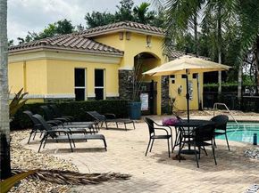 5217 SW 78th Ter, Davie FL 33328