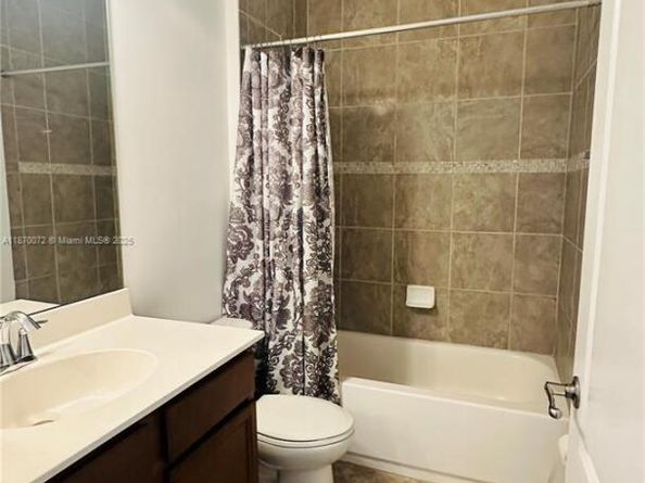 5217 SW 78th Ter, Davie FL 33328