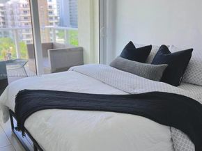 321 NE 26th St 701, Miami FL 33137