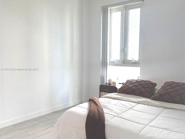 321 NE 26th St 701, Miami FL 33137